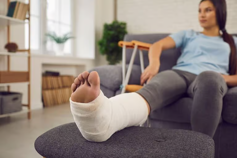 What fracture injuries are common in a car accident, image