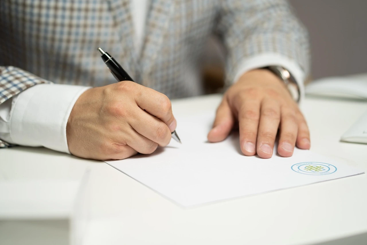 After My Car Accident, Should I Sign an Insurance Company Release?