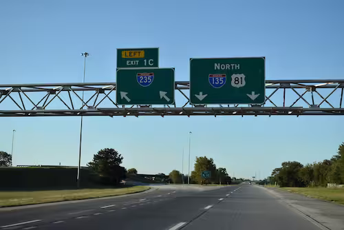 Centro de transporte de Wichita - 235-135